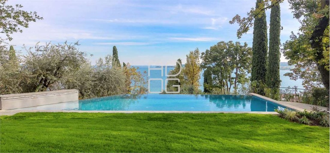 Villa in Padenghe sul Garda, Lombardy, Italy 1 - 12850675