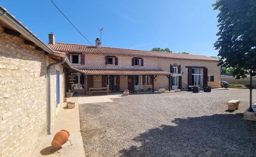 Villa in Villiers, Nouvelle-Aquitaine, France 1