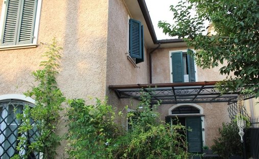 Townhouse in Quercioli - Rinchiostra, Massa, Tuscany 1