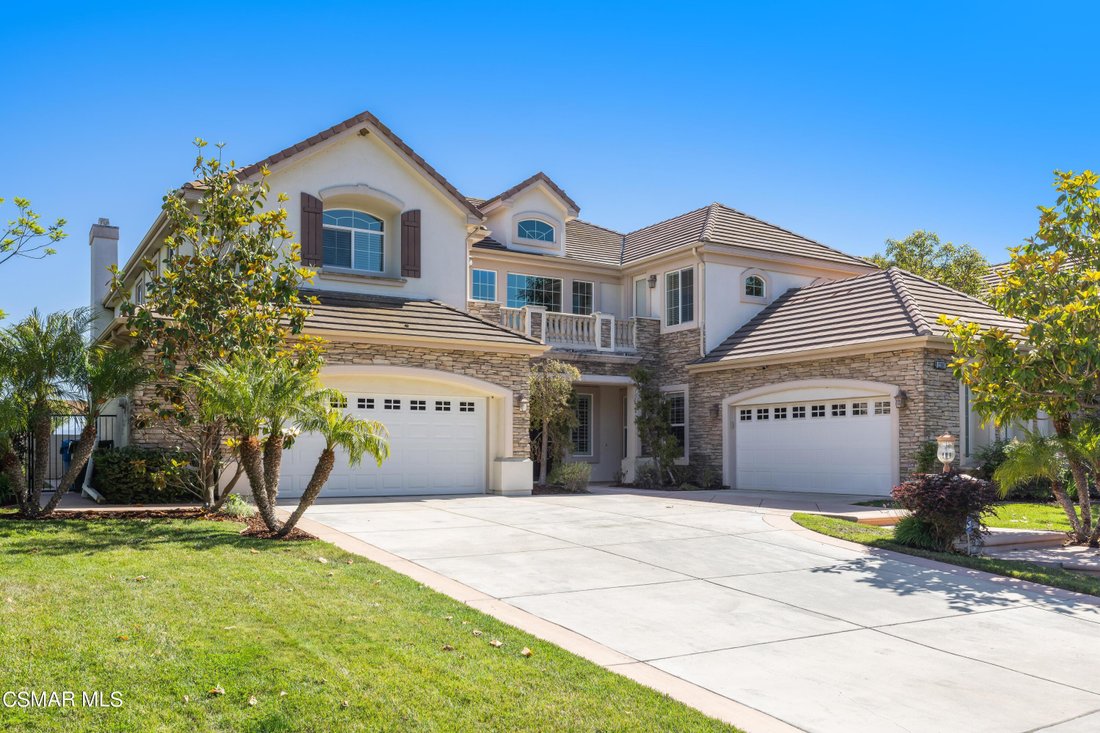 5 Bedrooms Single Family Detached In Moorpark, California, United
