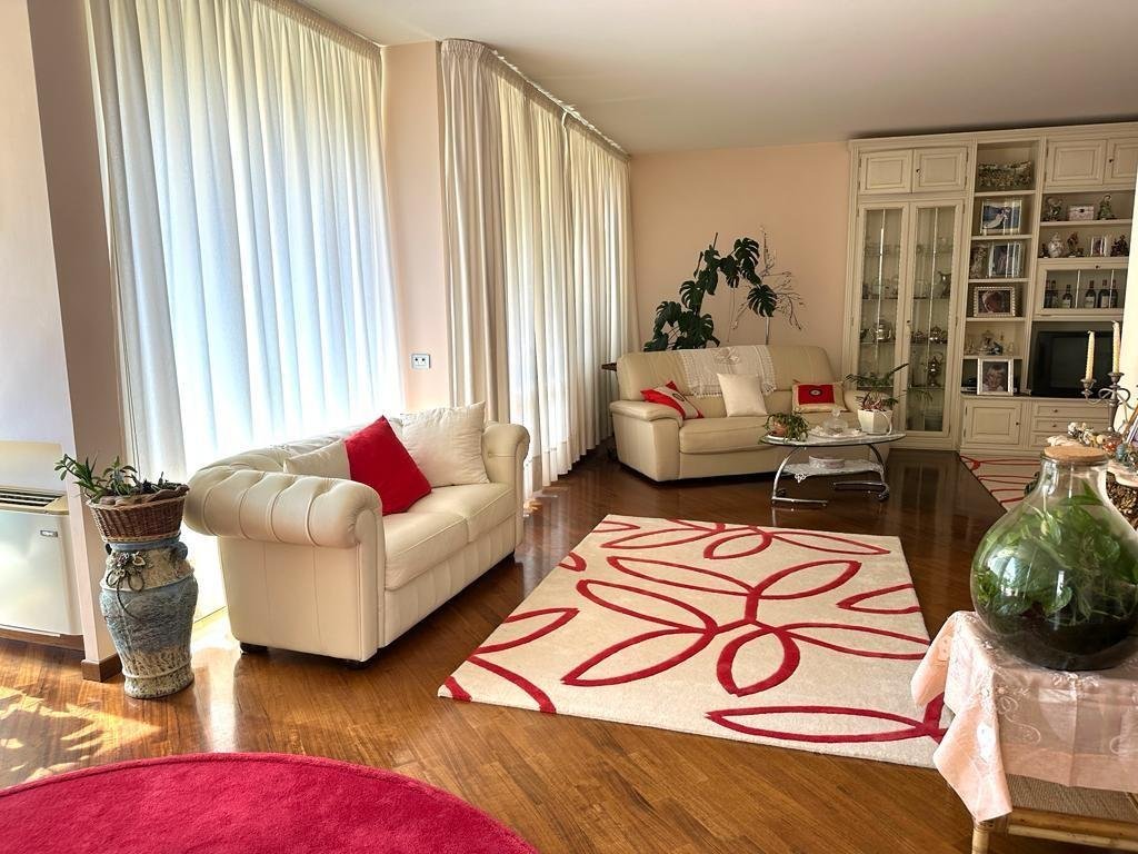 Villa in Center, Cerreto Guidi, Tuscany 3 - 13027991
