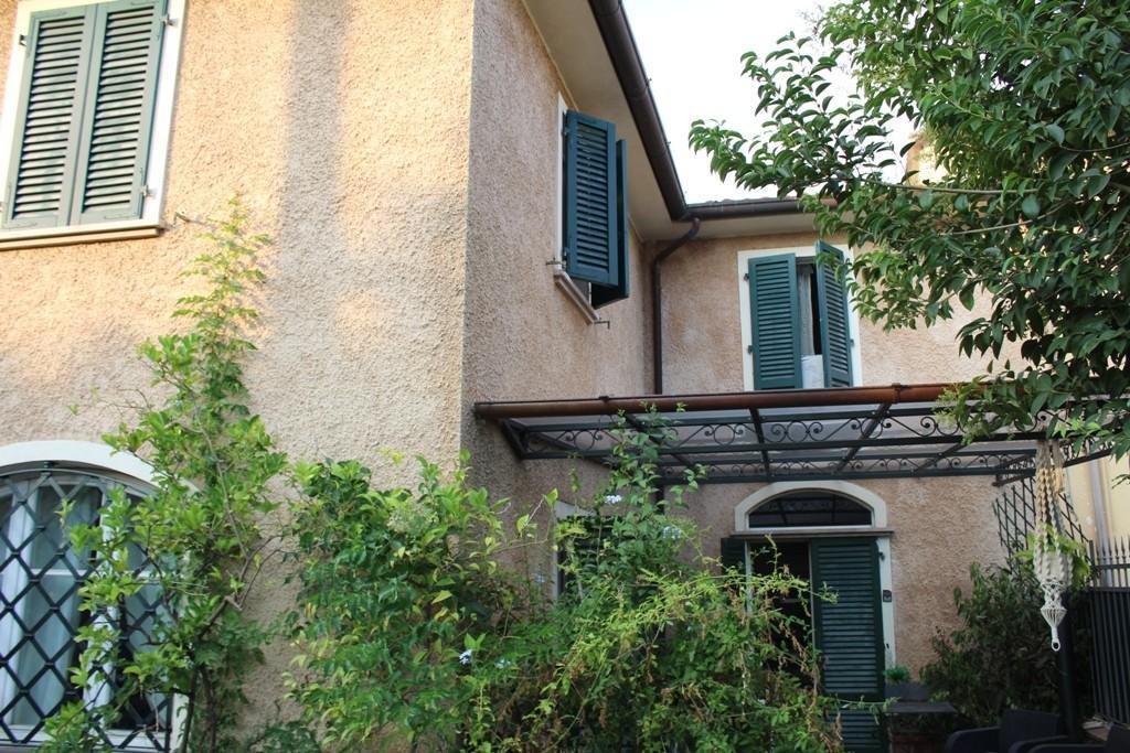 Townhouse in Quercioli - Rinchiostra, Massa, Tuscany 1 - 13028121