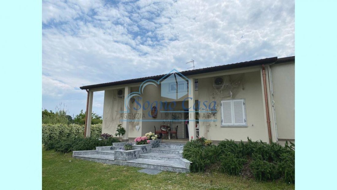 Villa in Marina di Carrara, Tuscany, Italy 5 - 13027980