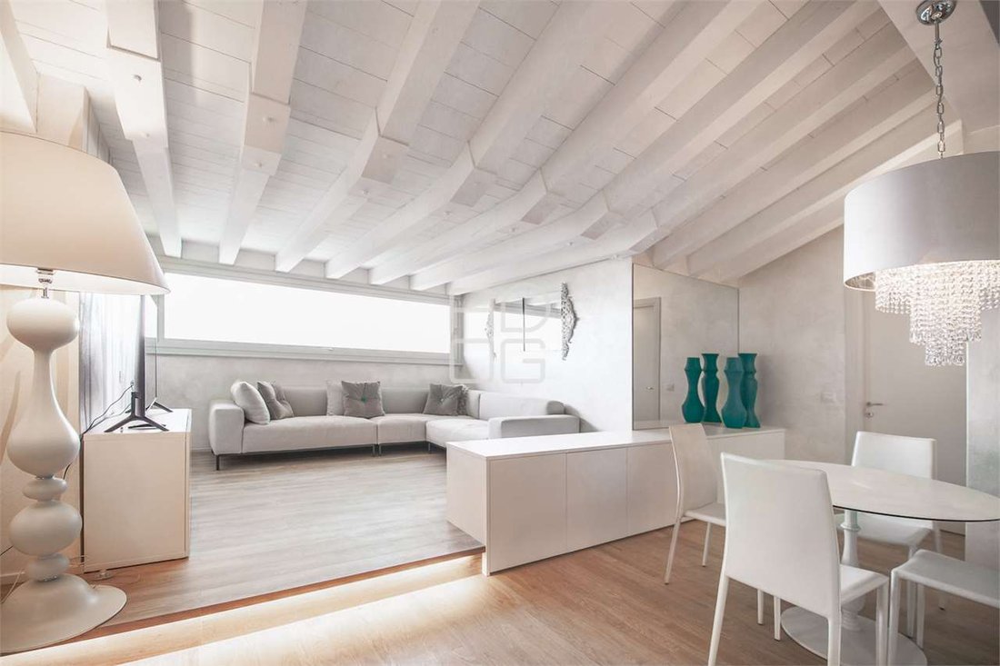 Apartment in Historic Center, Desenzano del Garda, Lombardy 3 - 13028235