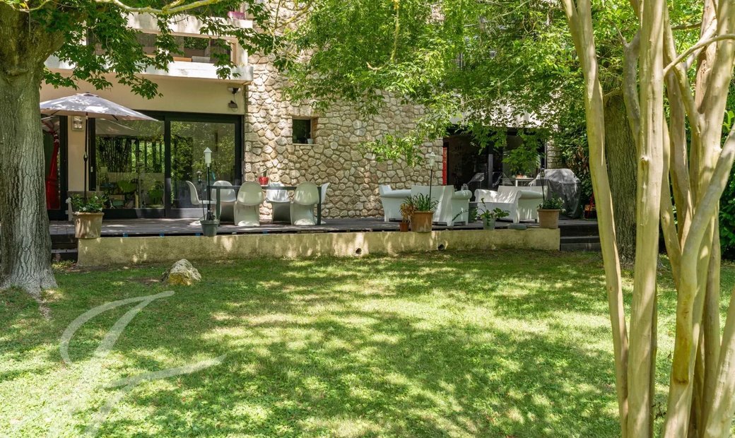 Architect Designed House In Bouc Bel Air, Provence Alpes Côte D'azur