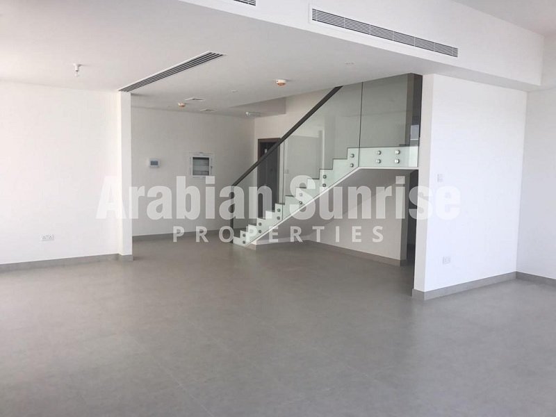 Corner 5+Maids Villa With Rental In Abu Dhabi, Abu Dhabi, United Arab