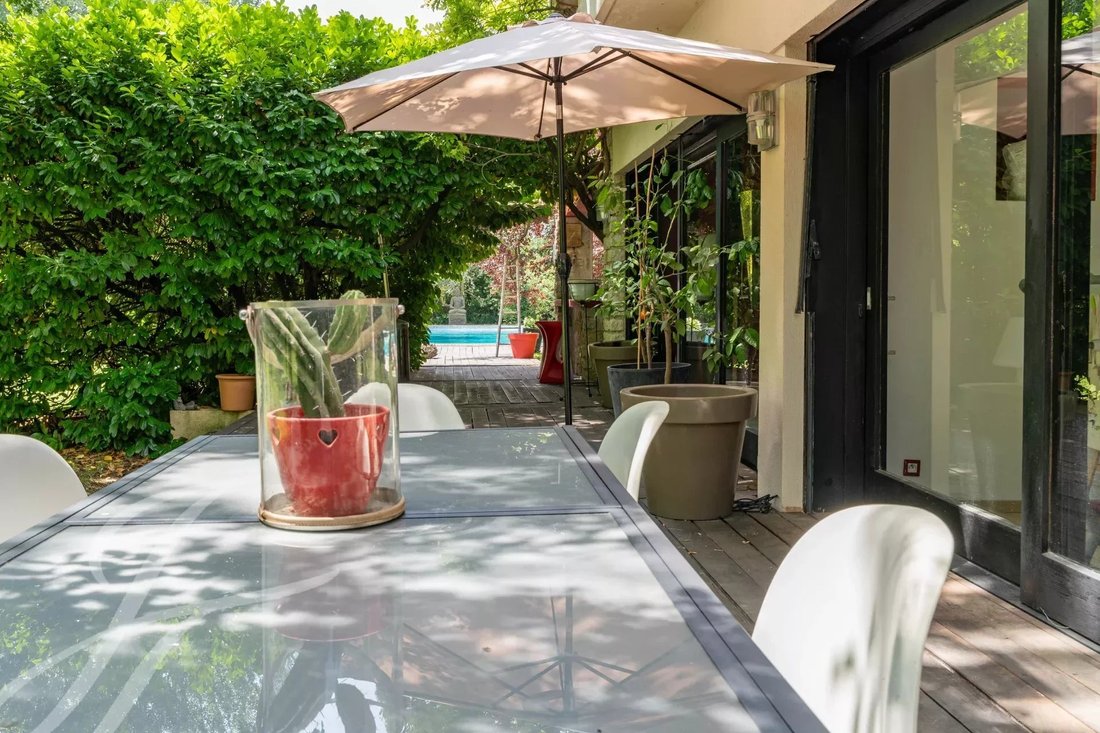 Architect Designed House In Bouc Bel Air, Provence Alpes Côte D'azur