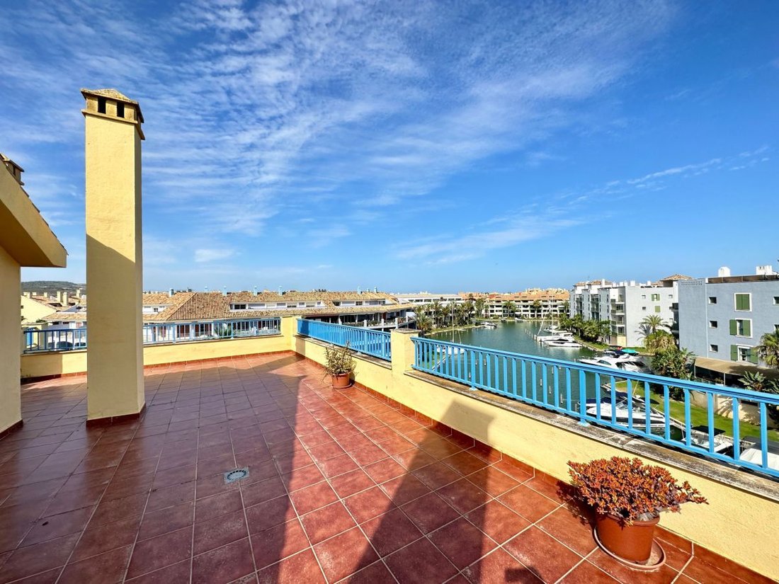 Penthouse in Sotogrande, San Roque, Andalusia 1 - 13032871