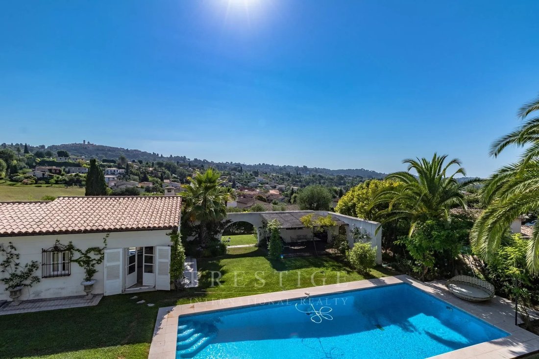 314 Sqm Property In La In La Colle Sur Loup, Provence Alpes Côte D'azur