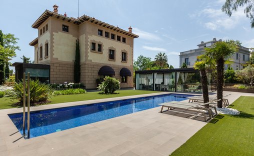 Villa in Barcelona, Catalonia, Spain 1