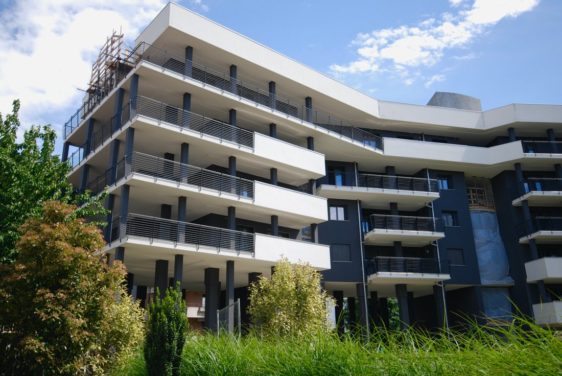 Fantastic Penthouse With Rooftop Terrace And Pool In Gallarate