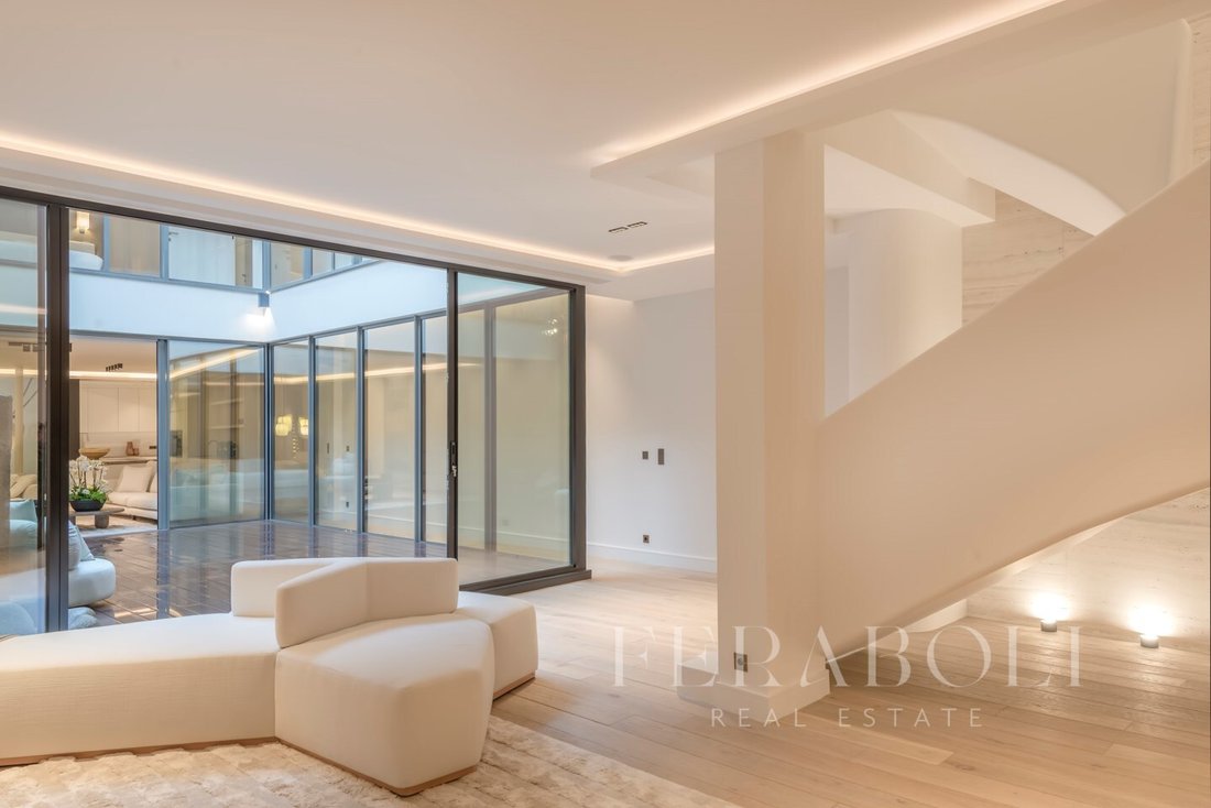 Apartment in Palais Royal, Paris 1er Arrondissement, Paris 2 - 13038248