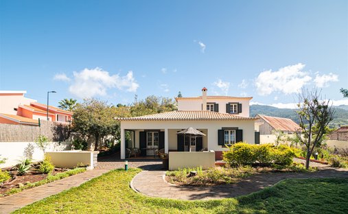 House in Ponta do Sol, Madeira, Portugal 1