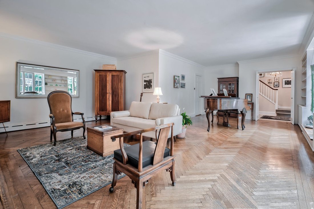 32 Koenig Drive, Oyster Bay Cove, In Oyster Bay Cove, New York, United