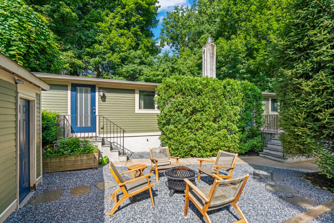 17 Cedar Valley Lane, Huntington, Ny 11743 In Halesite, New York