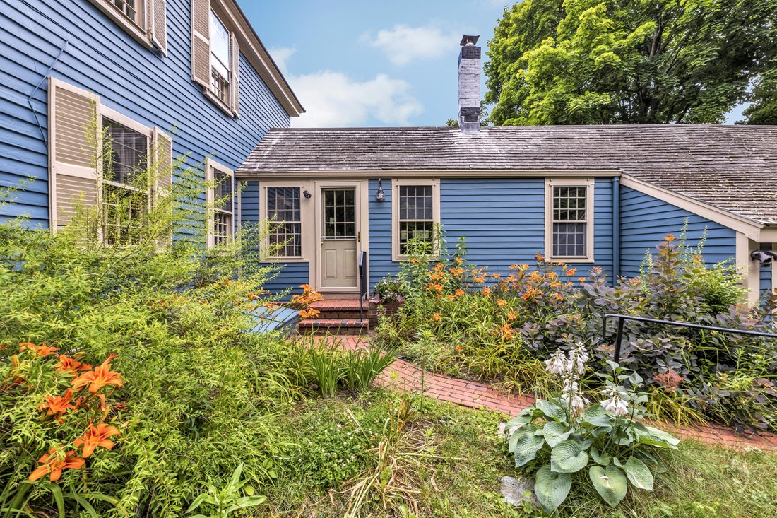 172 Tremont Street In Duxbury, Massachusetts, United States For Sale