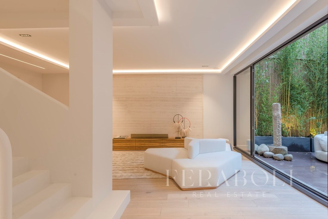 Apartment in Palais Royal, Paris 1er Arrondissement, Paris 1 - 13038248