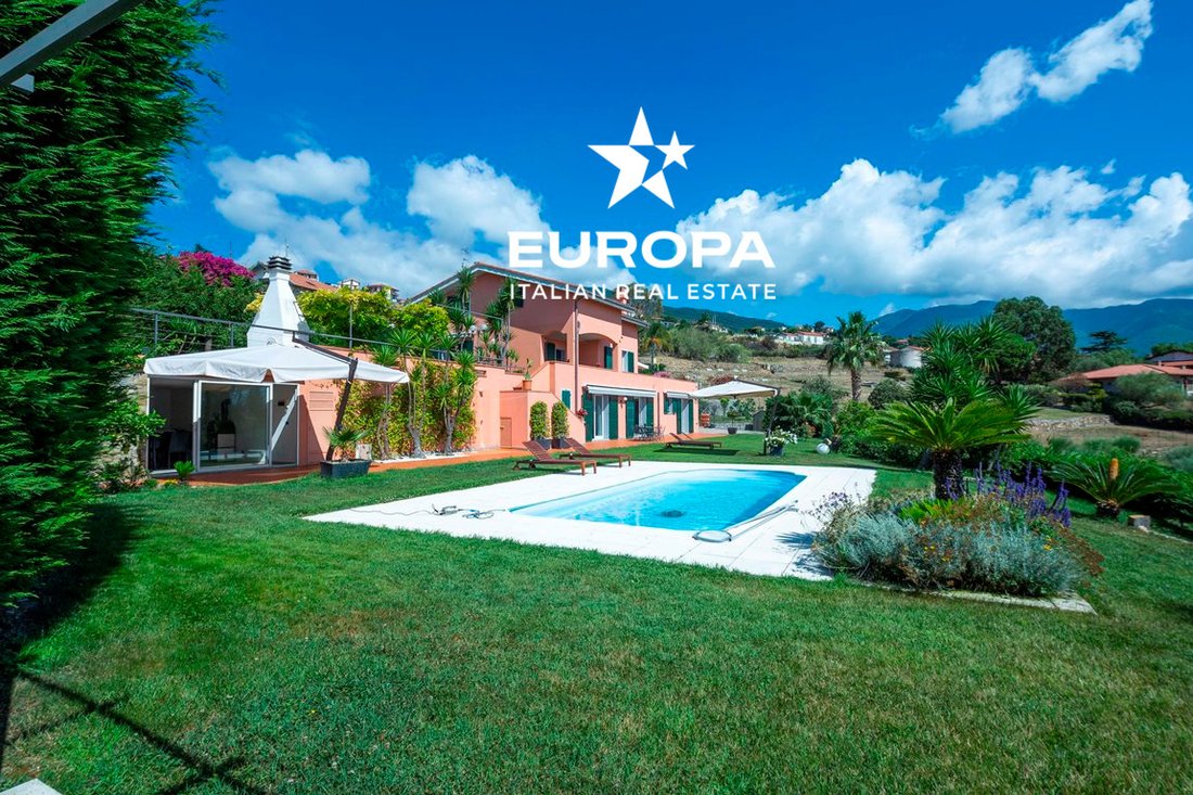 Villa en Coldirodi, Sanremo, Italia 1 - 12421921