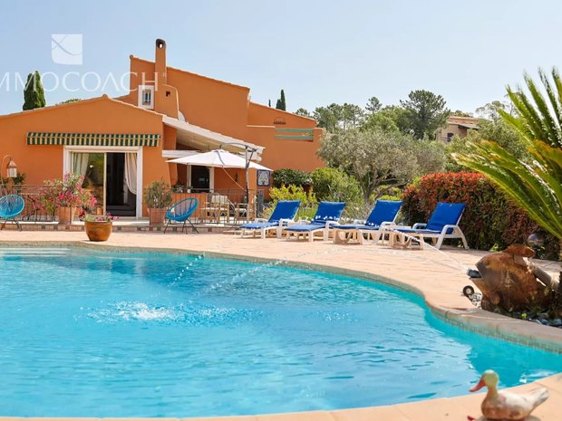 Luxury villas with garden for sale in La Londe-les-Maures, Provence ...