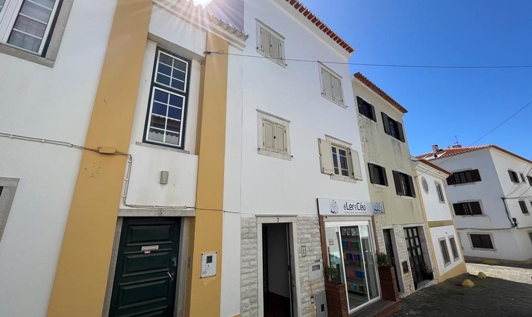 Sale Of Apartment With 112m2 +30m2 Of Attic With In Ericeira, Lisbon, Portugal For Sale (13039257)