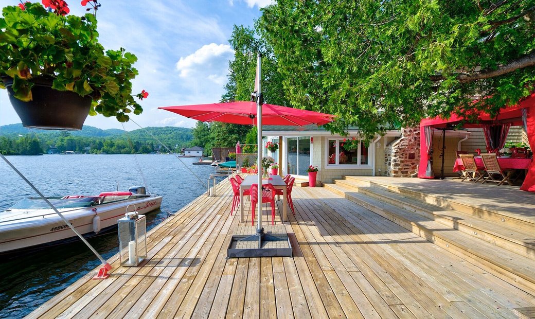 Lac Des Seize îles, Laurentides In Lac Des Seize îles, Quebec, Canada