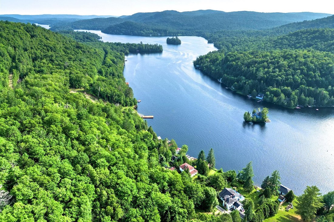 Lac Des Seize îles, Laurentides In Lac Des Seize îles, Quebec, Canada