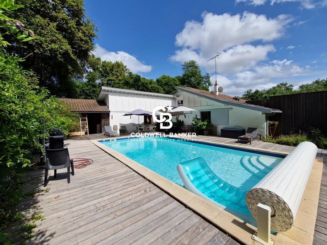 Pessac House In Pessac, Nouvelle Aquitaine, France For Sale (12959352)