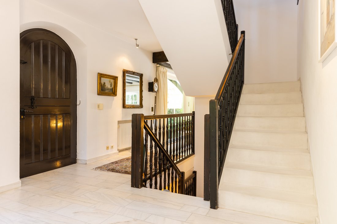 Former Coach House Nestled In A Beautiful Sunny In Kronberg, Hessen, Germany For Sale (13043836)