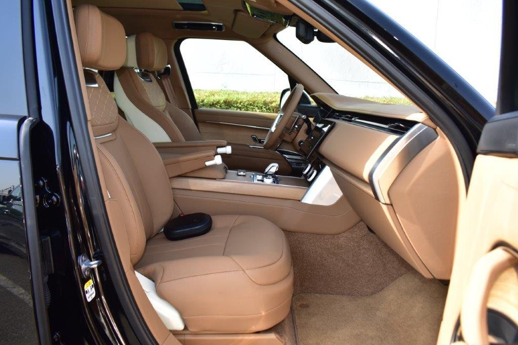 Suv in Dubai, Dubai, United Arab Emirates 5 - 13043884
