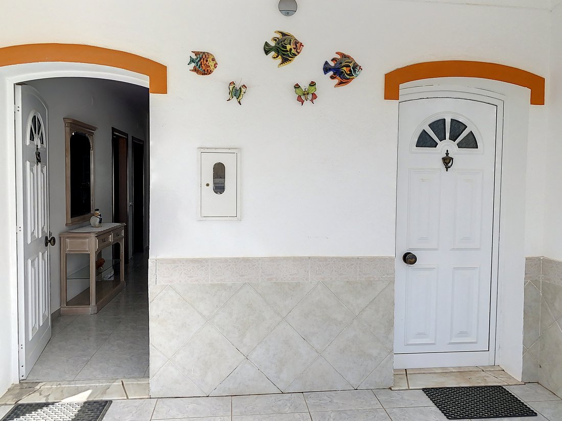 Two Family House Less Than 15 Minutes Walk From In Altura, Algarve