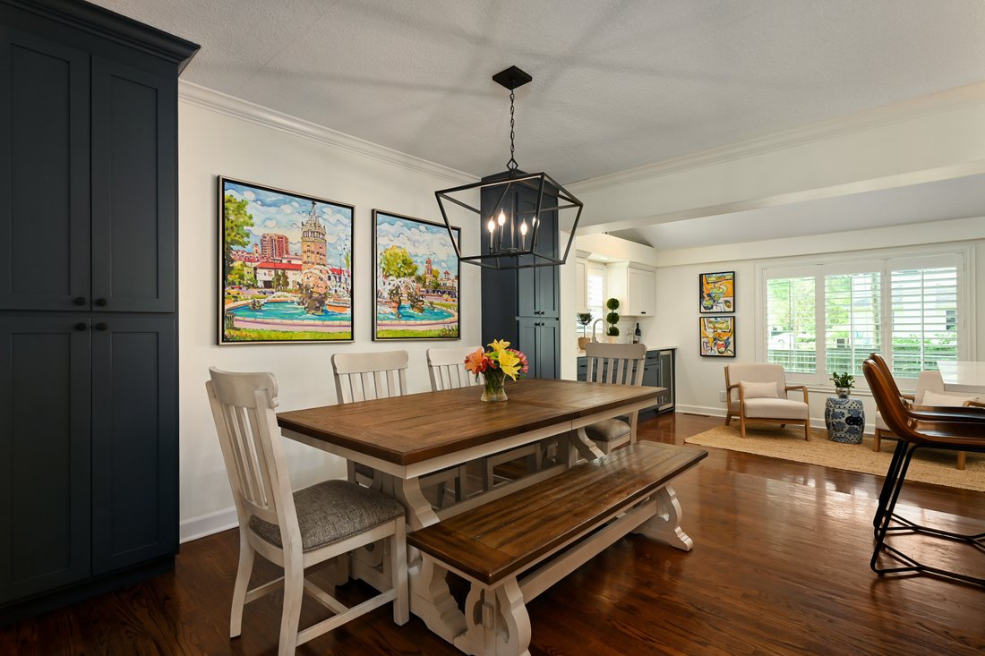 Modern Elegance Meets Traditional In Mission Hills, Kansas, United