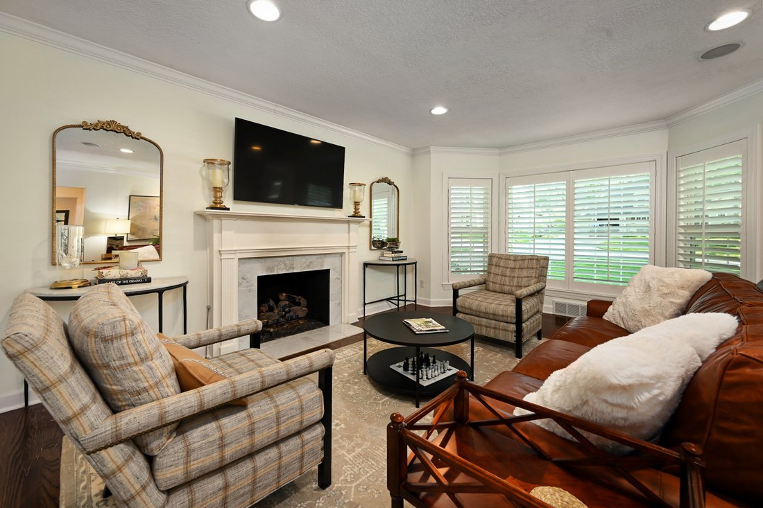 Modern Elegance Meets Traditional In Mission Hills, Kansas, United