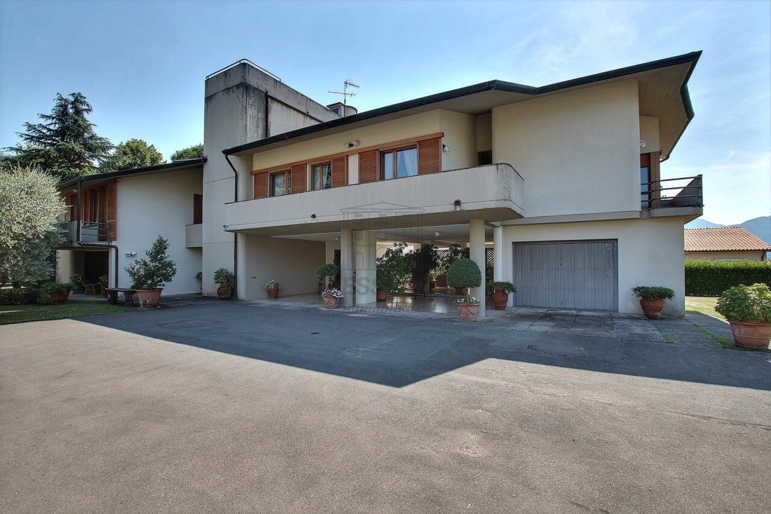 Villa On Sale Barga (Lu) In Fornaci Di Barga, Tuscany, Italy For Sale