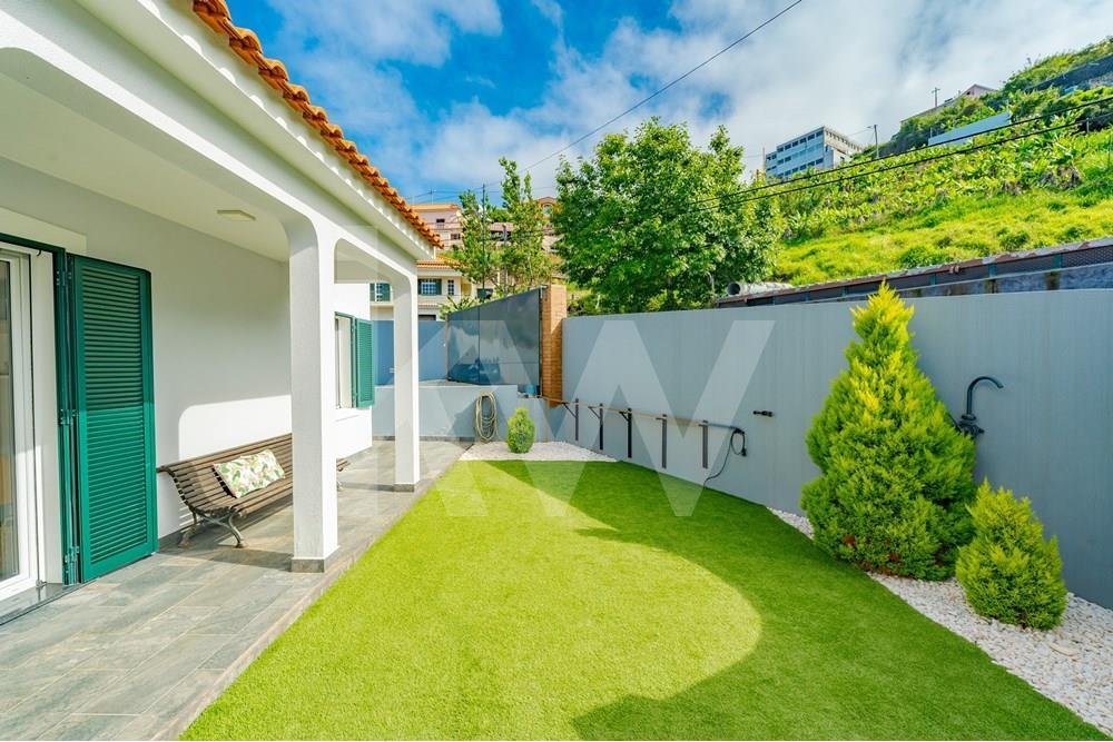 4 Bedroom House Canhas Ponta Do Sol Madeira In São Joao, Azores, Portugal For Sale (13046280)