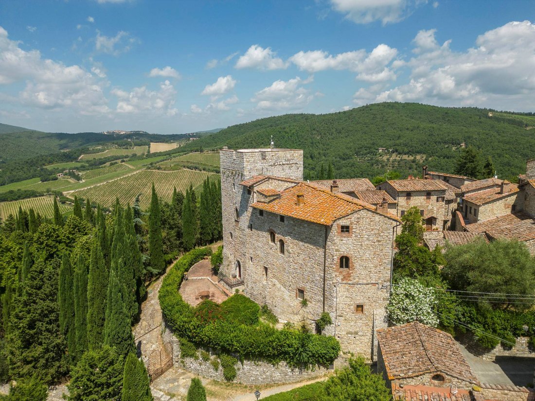 Castello In Vendita A Gaiole In Chianti In Vertine, Tuscany, Italy For 