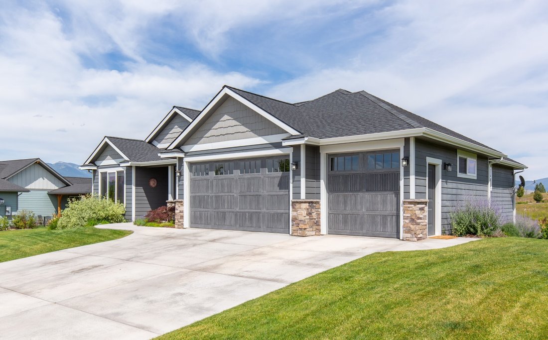 5 Bedrooms Single Family Detached In Missoula, Montana, United States