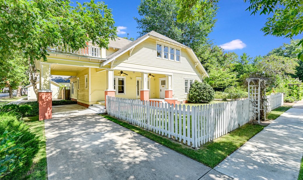 Historical Home In Downtown Smithville In Smithville, Texas, United
