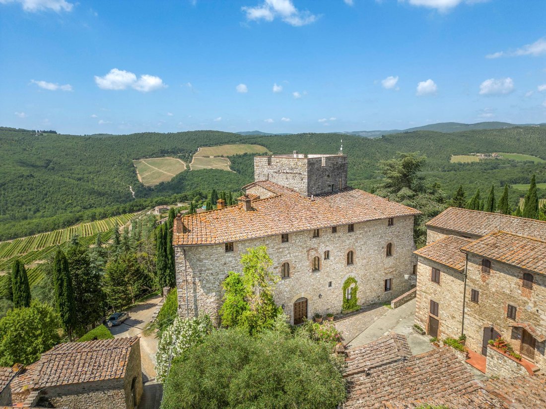 Castello In Vendita A Gaiole In Chianti In Vertine, Tuscany, Italy For ...