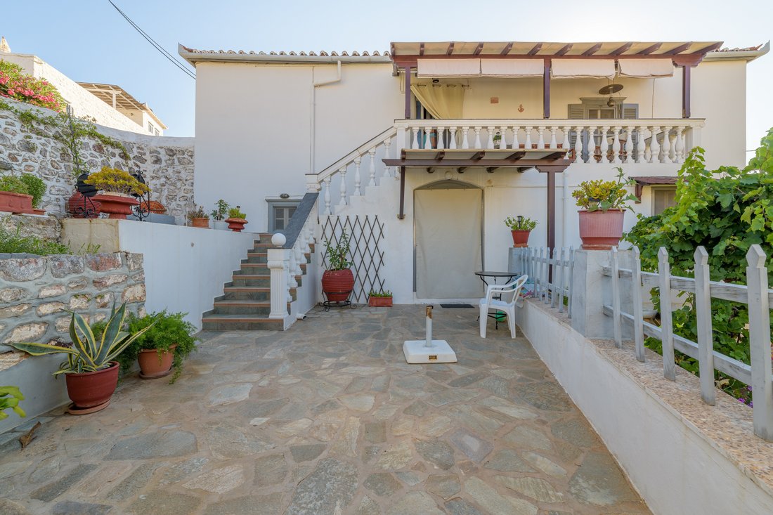 Traditional Property In Hydra, Greece For Sale (12815437)