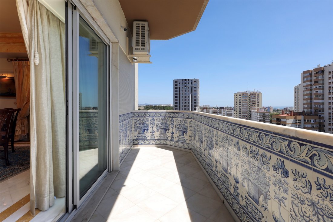 Apartment in Areeiro, Lisbon, Portugal 5 - 13046497