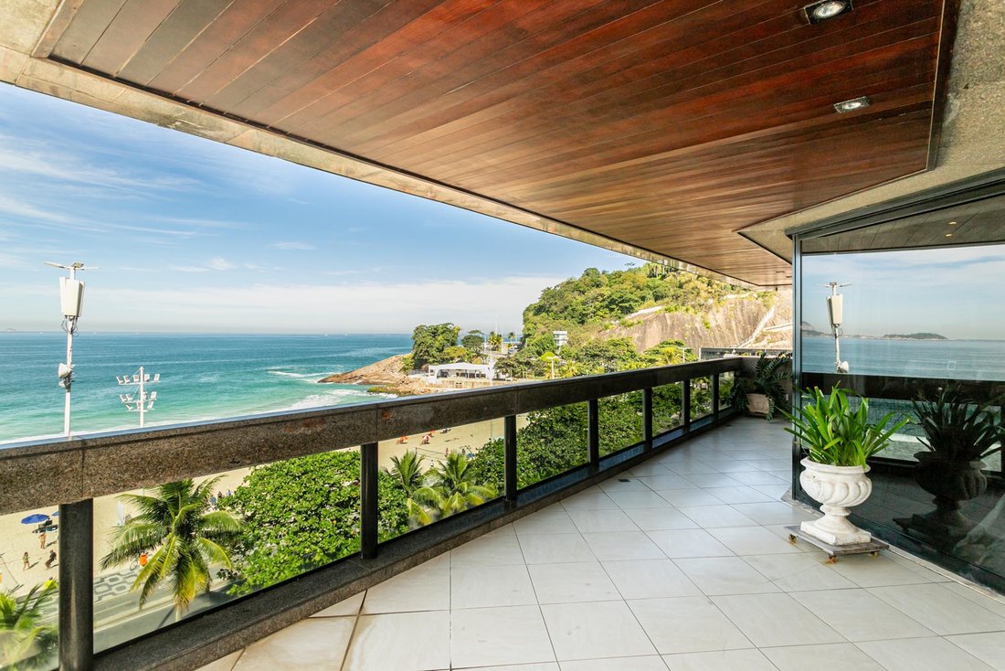 Apartment With A Balcony In Rio De Janeiro, State Of Rio De Janeiro