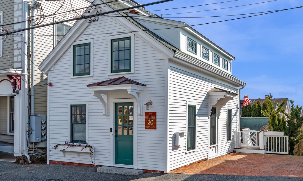 Stunning 2 Bedroom Penthouse Condo In Marblehead, Massachusetts, United