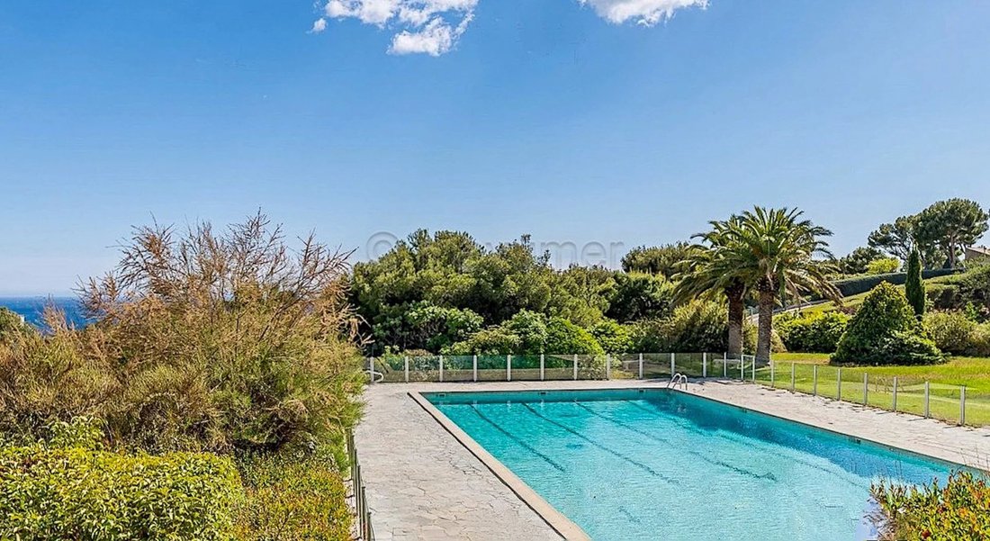 Cassis Apartment In Cassis, Provence Alpes Côte D'azur, France For Sale (12374409)