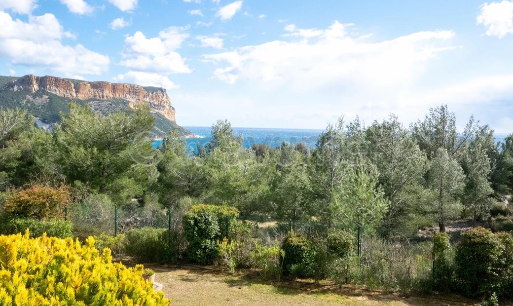 Cassis Apartment In Cassis, Provence Alpes Côte D'azur, France For Sale (12374409)
