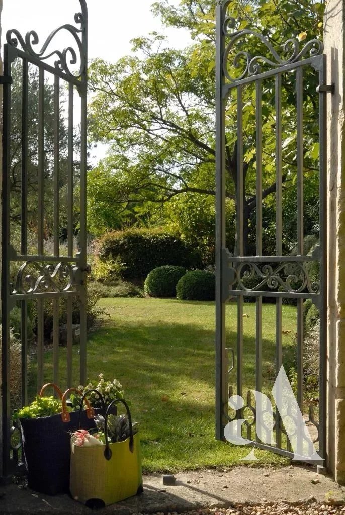 For Sale In Saint étienne Du Grès, Provence Alpes Côte D'azur, France