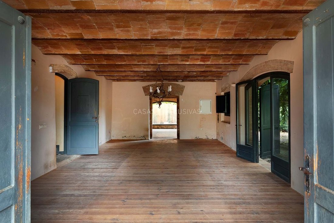 Catalan Farmhouse With Lots Of Charm For Sale In In Girona, Catalonia, Spain For Sale (13047031)