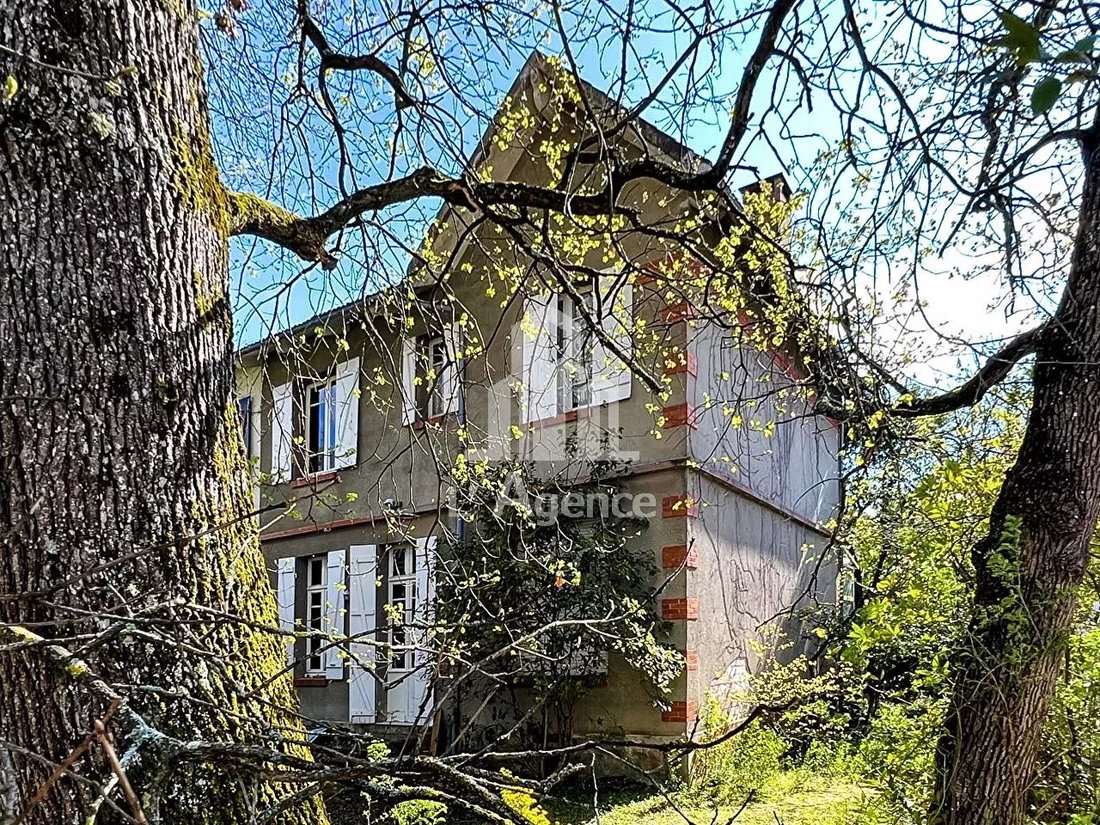 Royan House In Royan, Nouvelle Aquitaine, France For Sale (12940020)