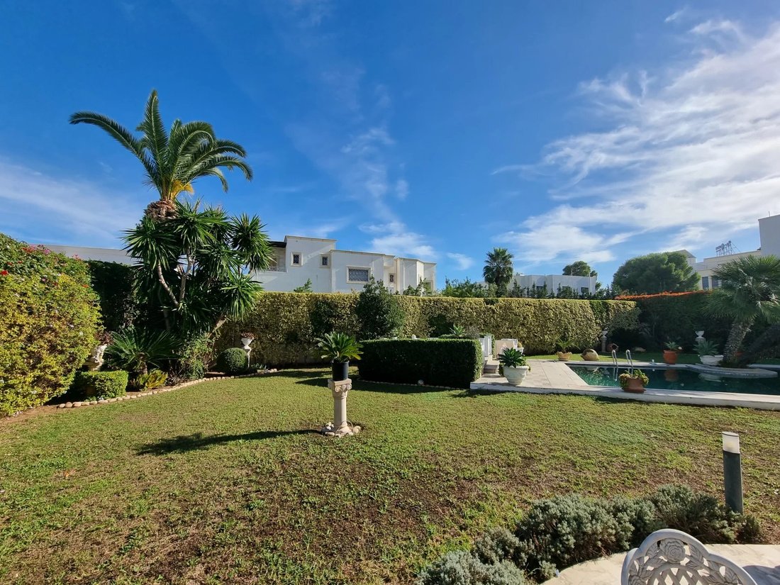 Les Berges Du Lac House In Tunis, Tunis, Tunisia For Sale (12374432)