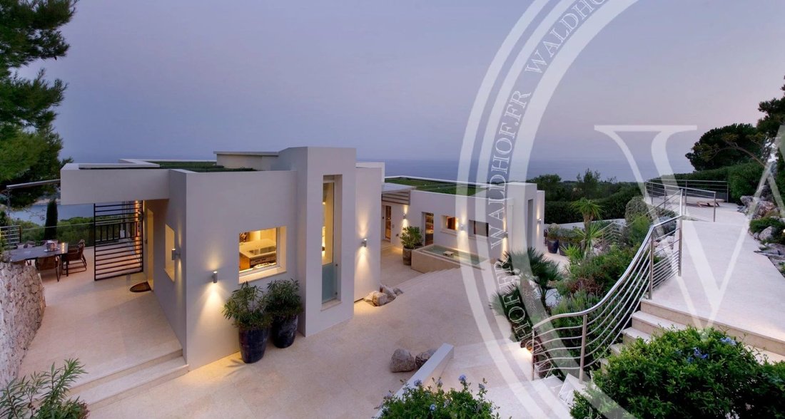 House in Saint-Jean-Cap-Ferrat, Provence-Alpes-Côte d'Azur, France 3 - 12410298