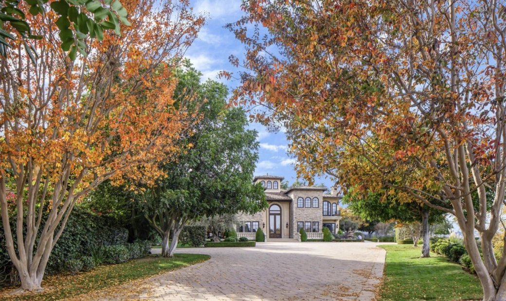 Los Angeles Mansion In A Guard Gated In Los Angeles, California, United